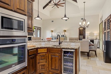 Lovely stand alone German Cottage in Comanche Trace with no - photo 10