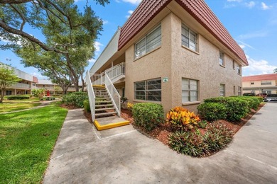 Discover main-level living in this spacious 2-bedroom, 2-bath - photo 3