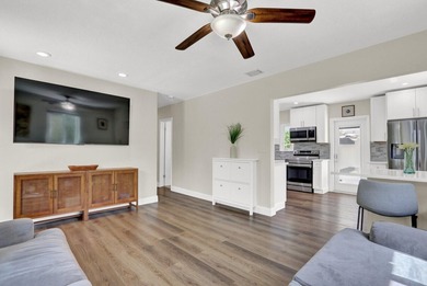 Get ready to move into your beautifully renovated 3 Bedroom home - photo 12