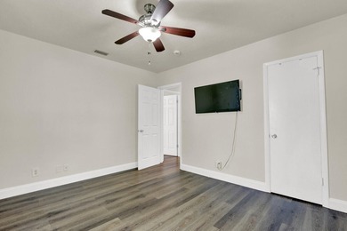 Get ready to move into your beautifully renovated 3 Bedroom home - photo 17