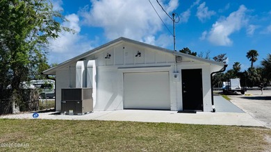 Excellent central location! Versatile 1,500 SF commercial - photo 8