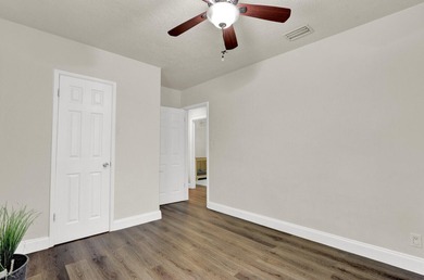 Get ready to move into your beautifully renovated 3 Bedroom home - photo 19