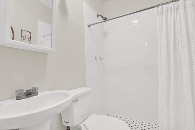 Get ready to move into your beautifully renovated 3 Bedroom home - photo 28