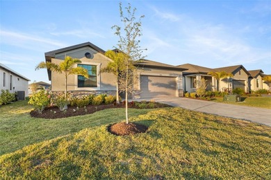 One or more photo(s) has been virtually staged. This home offers - photo 41
