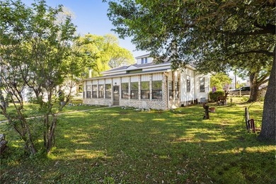 Classic 1935 Kerrville property full of character, flexibility - photo 3