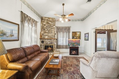 Classic 1935 Kerrville property full of character, flexibility - photo 5