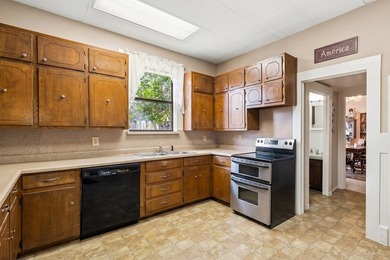 Classic 1935 Kerrville property full of character, flexibility - photo 8