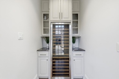 Designed for both daily living and effortless entertaining, the - photo 6