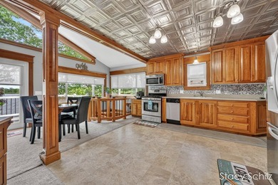 Beautifully maintained lakefront home offering 40 feet of - photo 8