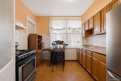 Discover the potential of this fully attached brick/frame home - photo 6