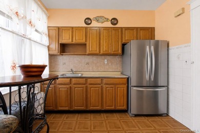Discover the potential of this fully attached brick/frame home - photo 7