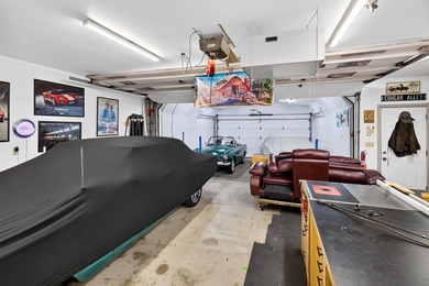 Welcome to this beautifully renovated 4-bedroom home, perfectly - photo 27