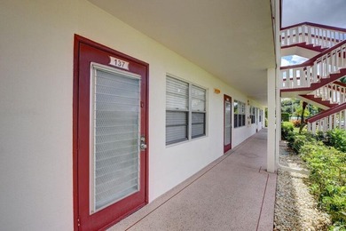 Beautiful first floor corner unit filled with lots of natural - photo 9