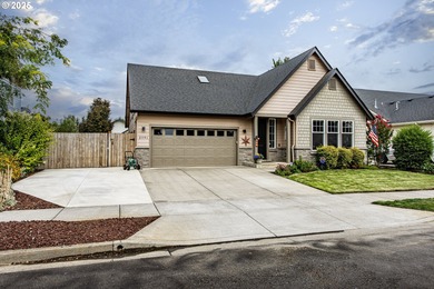 McKenzie River  Home For Sale in Springfield Oregon