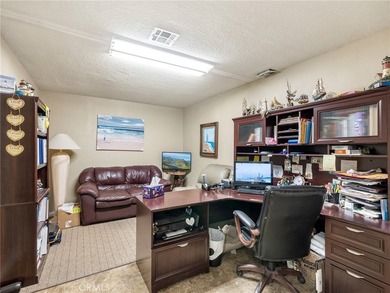 PRIME 3,200 sq ft commercial property on a full acre, offering - photo 9
