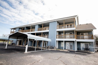 Don't miss out on this beautiful condo with a 2 car garage and a - photo 2