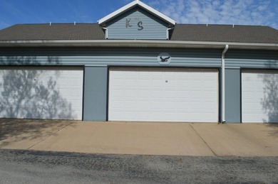 Don't miss out on this beautiful condo with a 2 car garage and a - photo 3