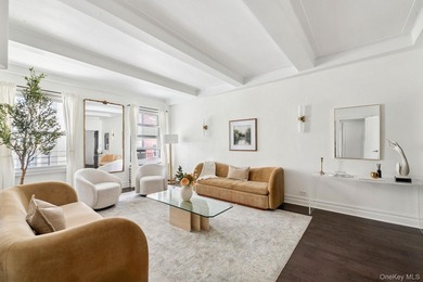 Lake Home For Sale in New York (Manhattan), New York