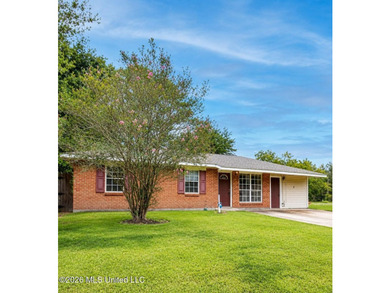 APPROVED SHORT SALE! 3 Bedrooms | 2 Bathrooms, Large bonus room - photo 2
