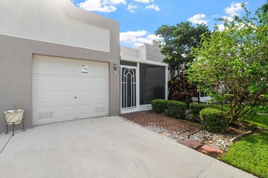 MUST SEE! 2 Bedroom,2 Bathroom Villa with 1-car garage. Garden - photo 5