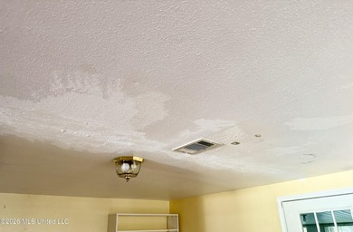 APPROVED SHORT SALE! 3 Bedrooms | 2 Bathrooms, Large bonus room - photo 6