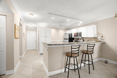 MUST SEE! 2 Bedroom,2 Bathroom Villa with 1-car garage. Garden - photo 7