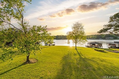 Stunning Lake Gaston Waterfront Home in the desirable SE Quad - photo 23