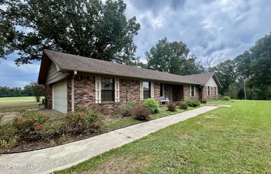 (private lake, pond, creek) Home For Sale in Wesson Mississippi