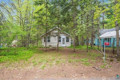 Park yourself here! This lovely little seasonal home on Park - photo 5