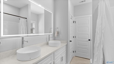 Experience modern luxury and everyday comfort in this stunning - photo 24