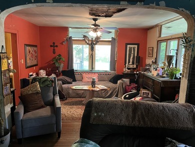 Historic farm house in need of being brought back to its - photo 8