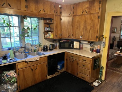 Historic farm house in need of being brought back to its - photo 10