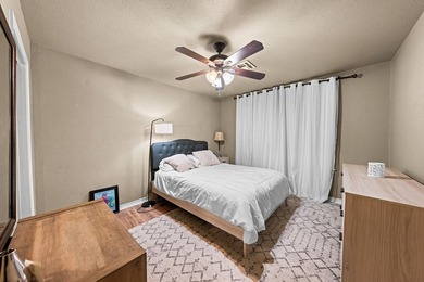 3-bedroom, 1-bath home sits in the heart of Kerrville, just - photo 9