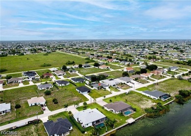 Welcome to this beautifully maintained Florida home located in - photo 5