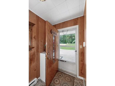 3 BD, 2 BA home on a level double lot with 100 feet of Diamond - photo 5