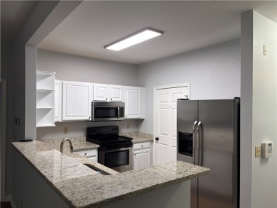 LOCATION!! Beautiful 2 Bedroom, 2 Bath Walk-In Condo - Move-In