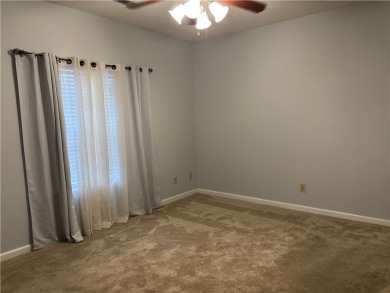 LOCATION!! Beautiful 2 Bedroom, 2 Bath Walk-In Condo - Move-In