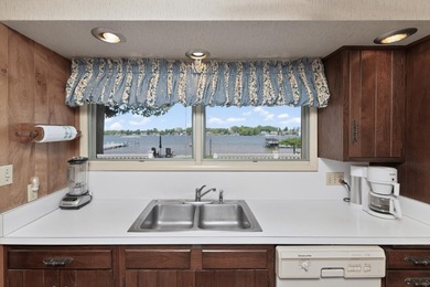 3 BD, 2 BA home on a level double lot with 100 feet of Diamond - photo 10