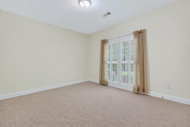 Welcome & come on in to this beautifully maintained, all brick - photo 22