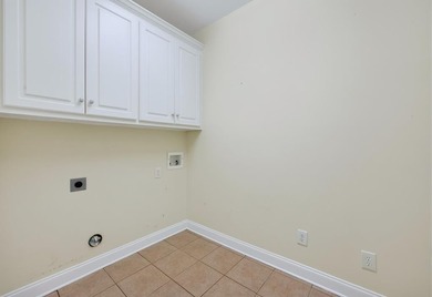Welcome & come on in to this beautifully maintained, all brick - photo 25