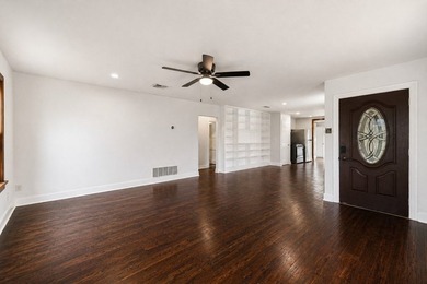 Home or Opportunity - Flexible Use in a Prime Location! Welcome - photo 5