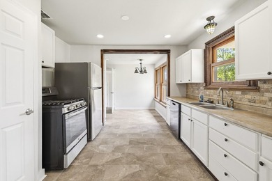 Home or Opportunity - Flexible Use in a Prime Location! Welcome - photo 8