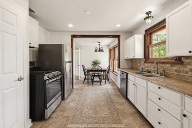 Home or Opportunity - Flexible Use in a Prime Location! Welcome - photo 9