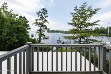 Set along the tranquil waters of Northwest Creek with sailboat - photo 47