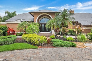 Custom Luxury Home with Unique Character. 14' Ceilings, Huge - photo 5