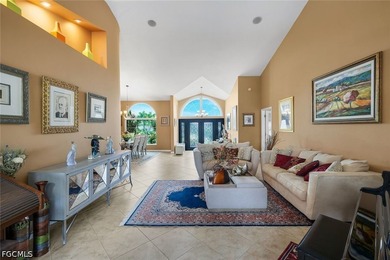 Custom Luxury Home with Unique Character. 14' Ceilings, Huge - photo 7