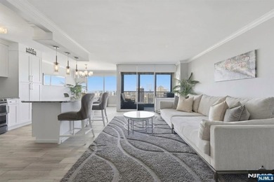 ABSOLUTELY STUNNING! unit 2809 is a recently Fully renovated and - photo 3