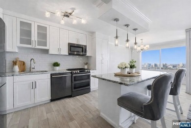 ABSOLUTELY STUNNING! unit 2809 is a recently Fully renovated and - photo 4