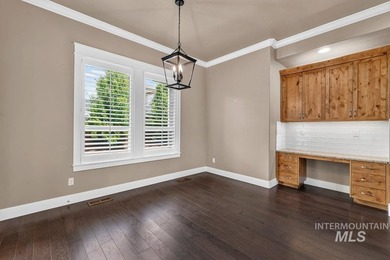 Experience exceptional quality and comfort in this beautifully - photo 11