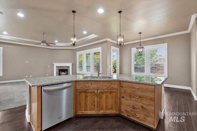 Experience exceptional quality and comfort in this beautifully - photo 14